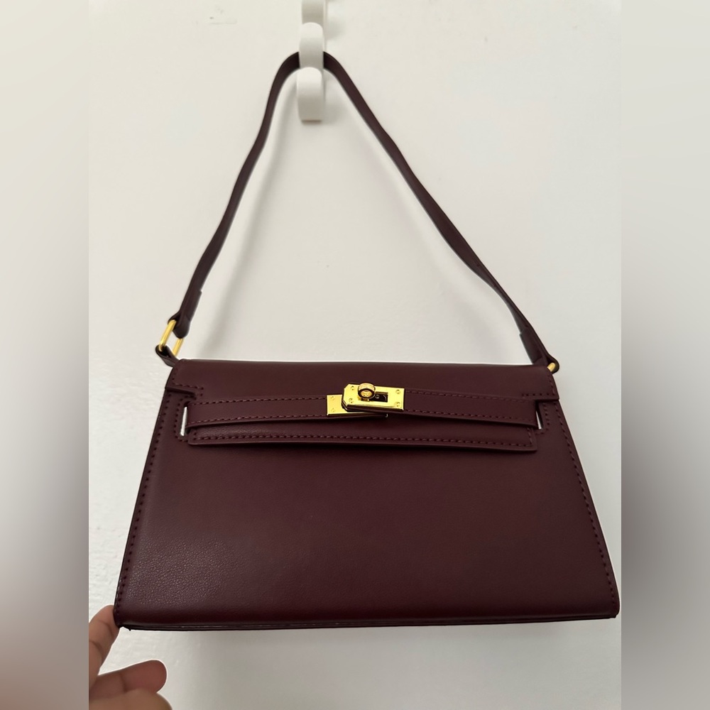 Unbranded Elegant Burgundy Shoulder/Crossbody Bag
